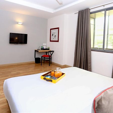 Oyo Townhouse 012 Kaushambi Metro Ghaziabad Hotel Eksteriør billede