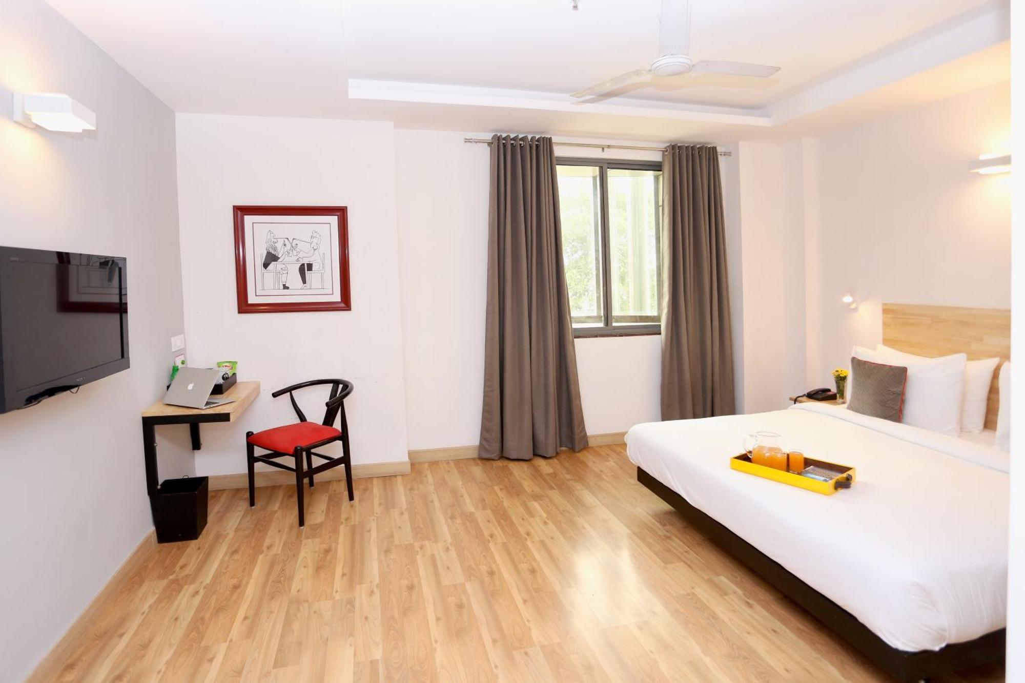 Oyo Townhouse 012 Kaushambi Metro Ghaziabad Hotel Eksteriør billede