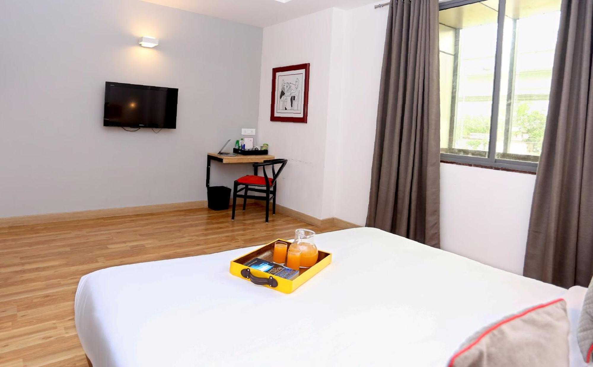 Oyo Townhouse 012 Kaushambi Metro Ghaziabad Hotel Eksteriør billede