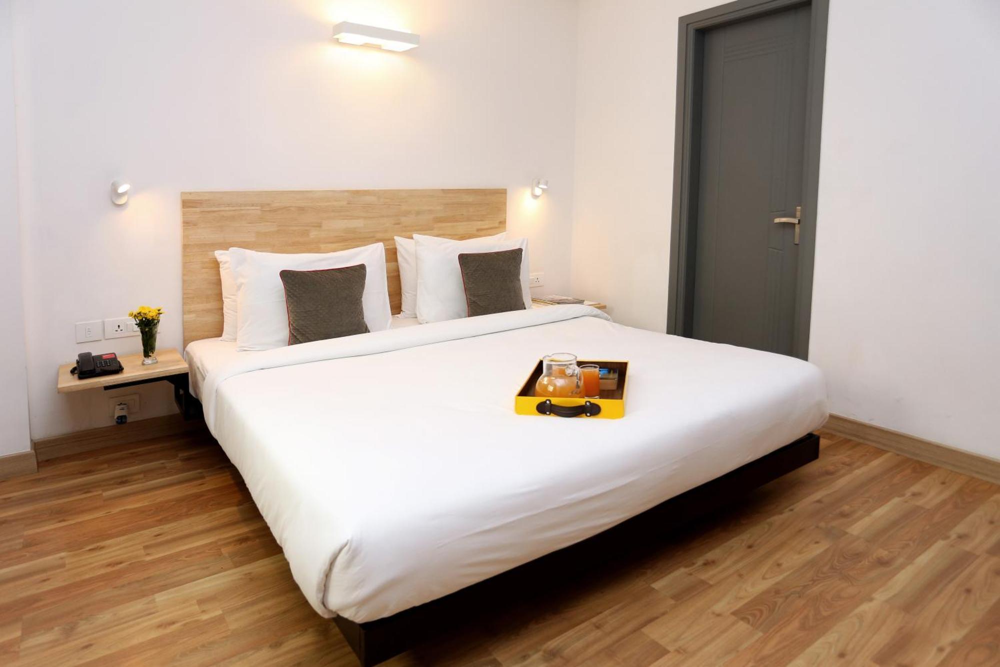 Oyo Townhouse 012 Kaushambi Metro Ghaziabad Hotel Eksteriør billede