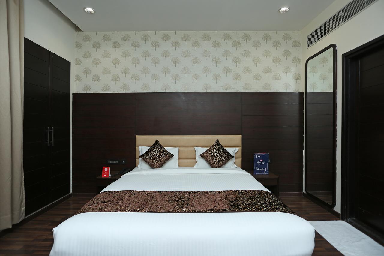 Oyo Townhouse 012 Kaushambi Metro Ghaziabad Hotel Eksteriør billede